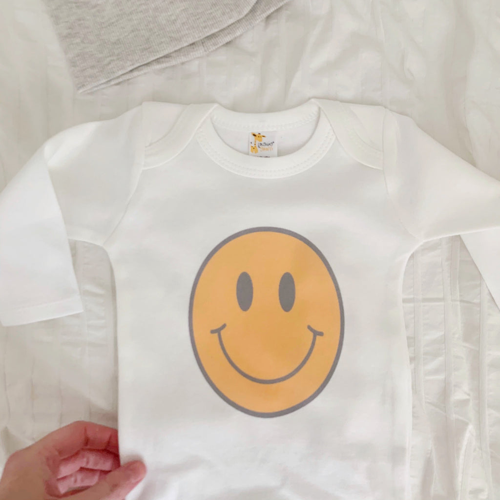 Gender Neutral Baby, Smiley Face Baby shirt, Smile baby bodysuit, gift for baby, baby shower gift, neutral, hipster baby clothes